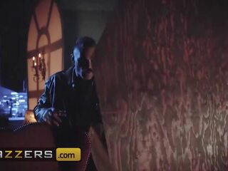 Привлекателен азиатки вампир kendra spade жадува фалос в хелоуин пародия мръсен клипс vids