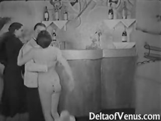 Antīks xxx saspraude 1930s - sieviete sieviete vīrietis trijatā - nūdists bārs