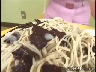 غريب زوجة من اليابان يحب غذاء يرتدي مع المني